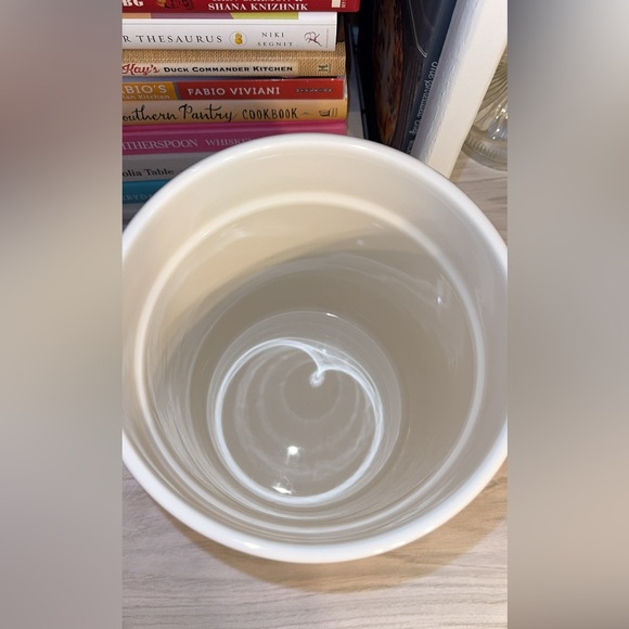 Rae Dunn VHTF Ceramic Toss Waste Basket/Can/Container/Bin Trash Can ‘TOSS’ - Picture 6 of 14